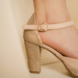 Open-toed platform T bar in nude soft leather 