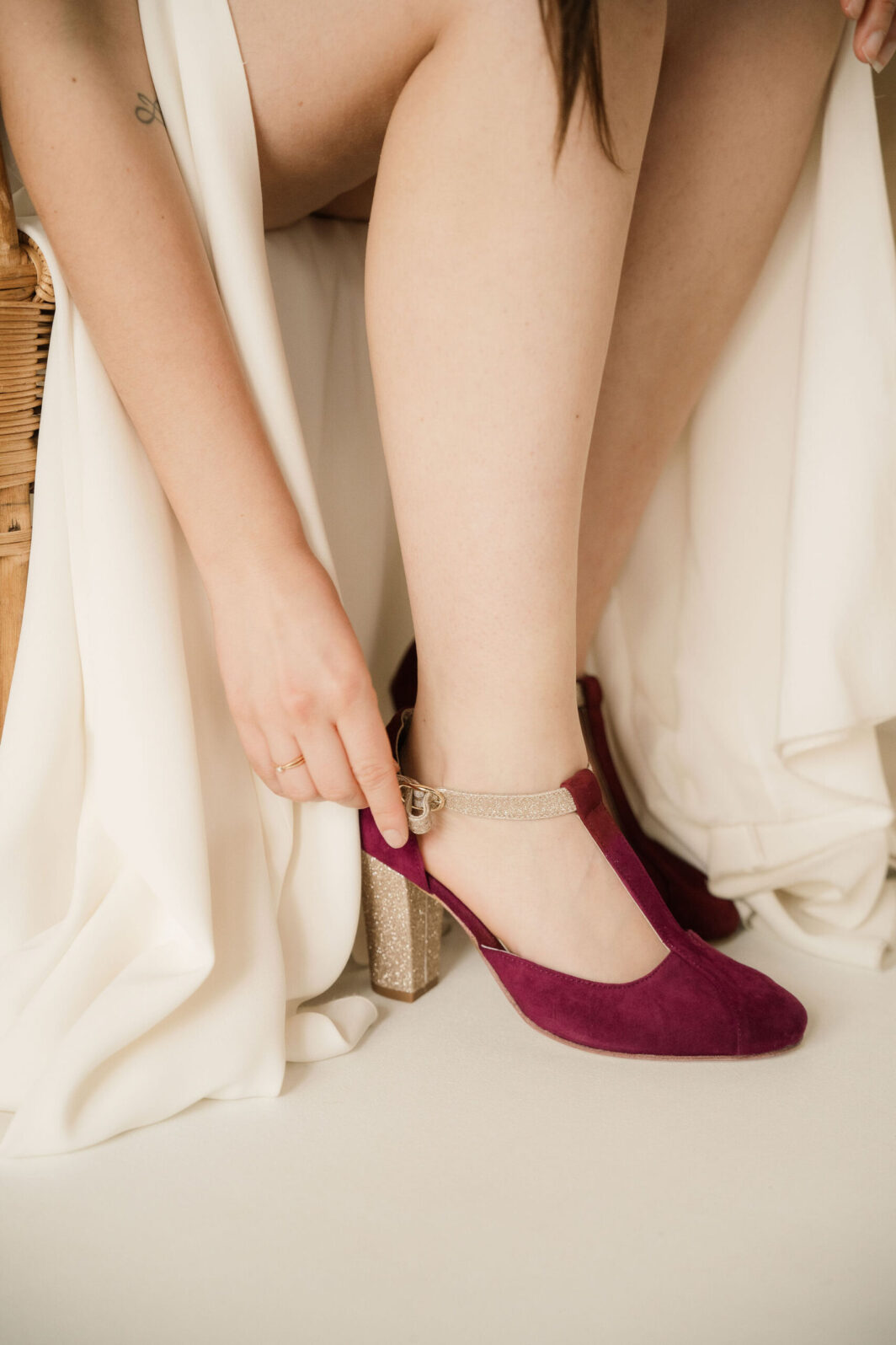 Chaussure de mariage colorée - grenat 2