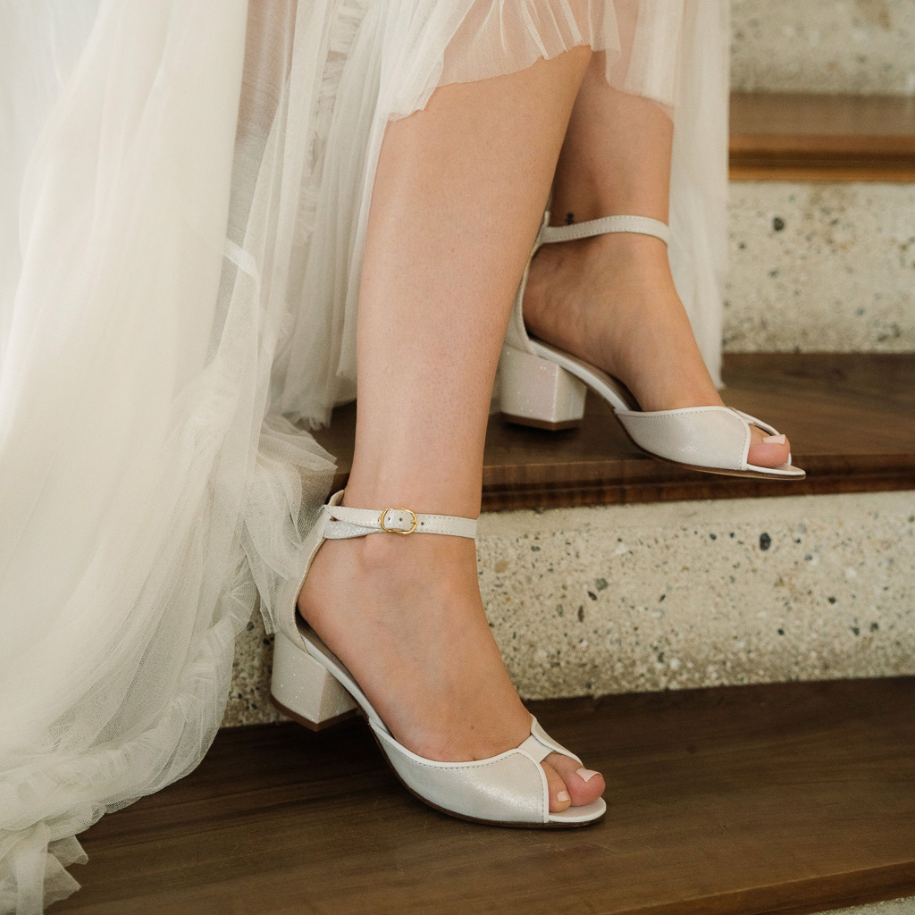 Chaussure de mariée blanche à petit talon