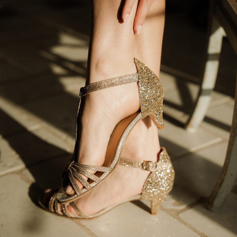 Chloé en cuirs glitter champagne, fines paillettes champagne et irisé champagne-1