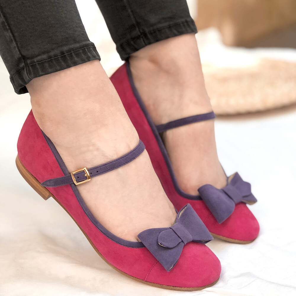 Ballerine en velours violet et rose vif