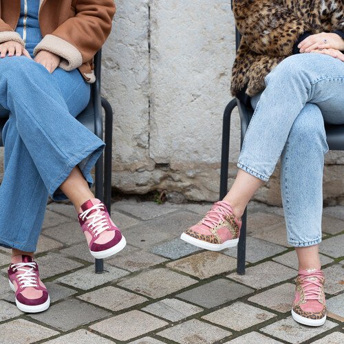 Oscar en velours rose thé, poils léopard et velours fuchsia, velours ballerine