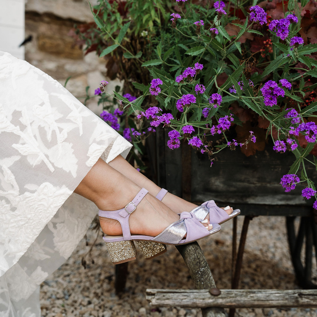 Suzanne en velours lilas, irisés et glitter argent