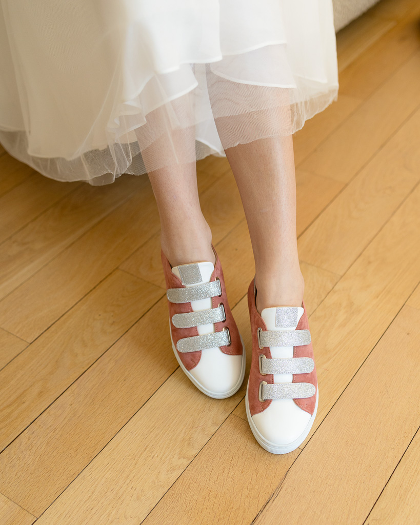 Basket à scratch en velours rose thé, paillette argent et cuir lisse blanc 2