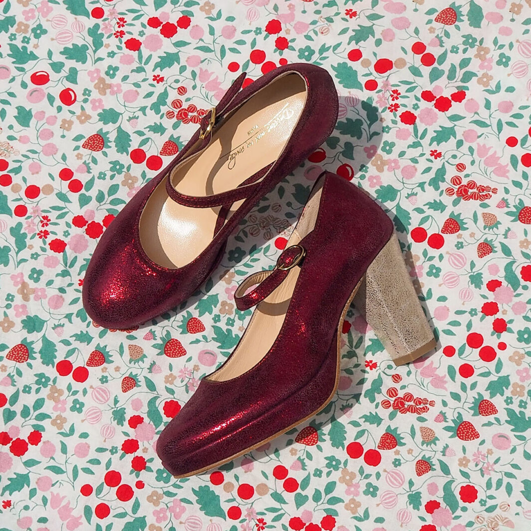 Escarpin plateforme en irisé grenat et champagne.2