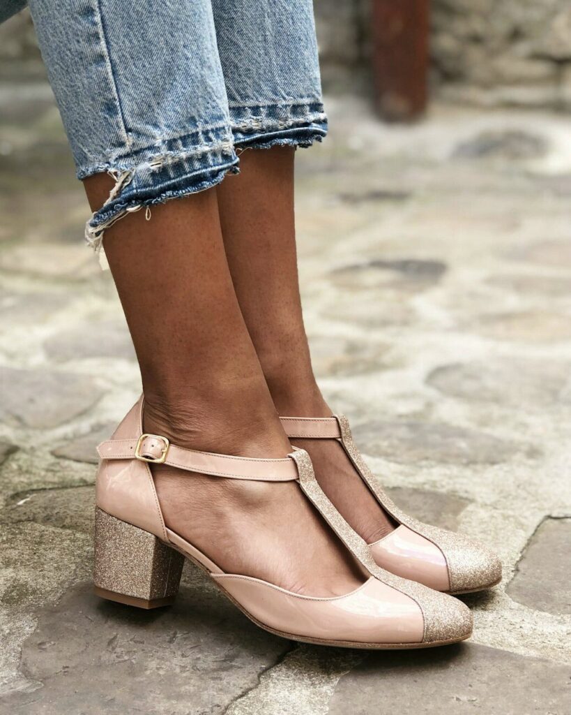 Salomé en vernis nieux rose et paillettes or blond