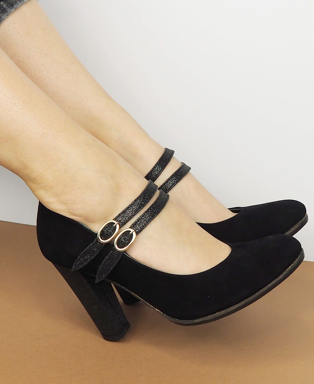 Escarpin en velours et paillettes noirs