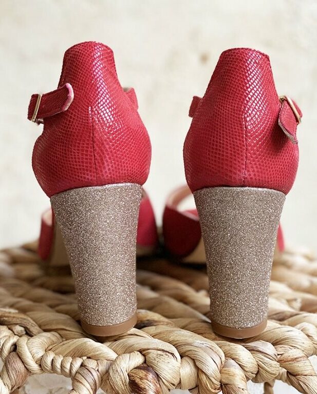 Salomé brides croisées en vipérine rouge et fine paillette or blond-3