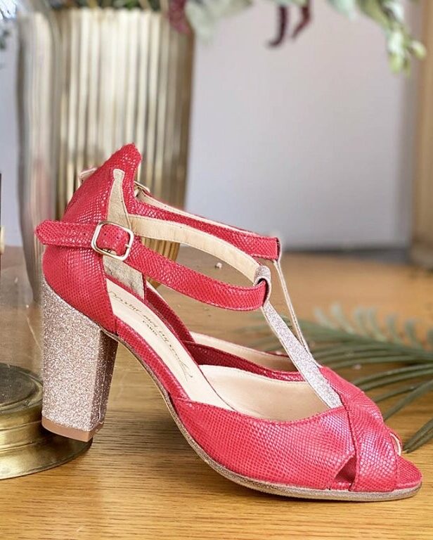 Salomé brides croisées en vipérine rouge et fine paillette or blond