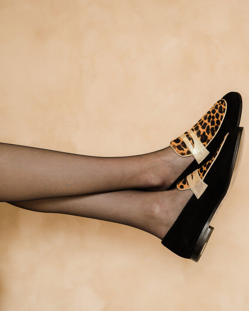 Mocassin Romy en velours noir, poils léopard et irisé champagne