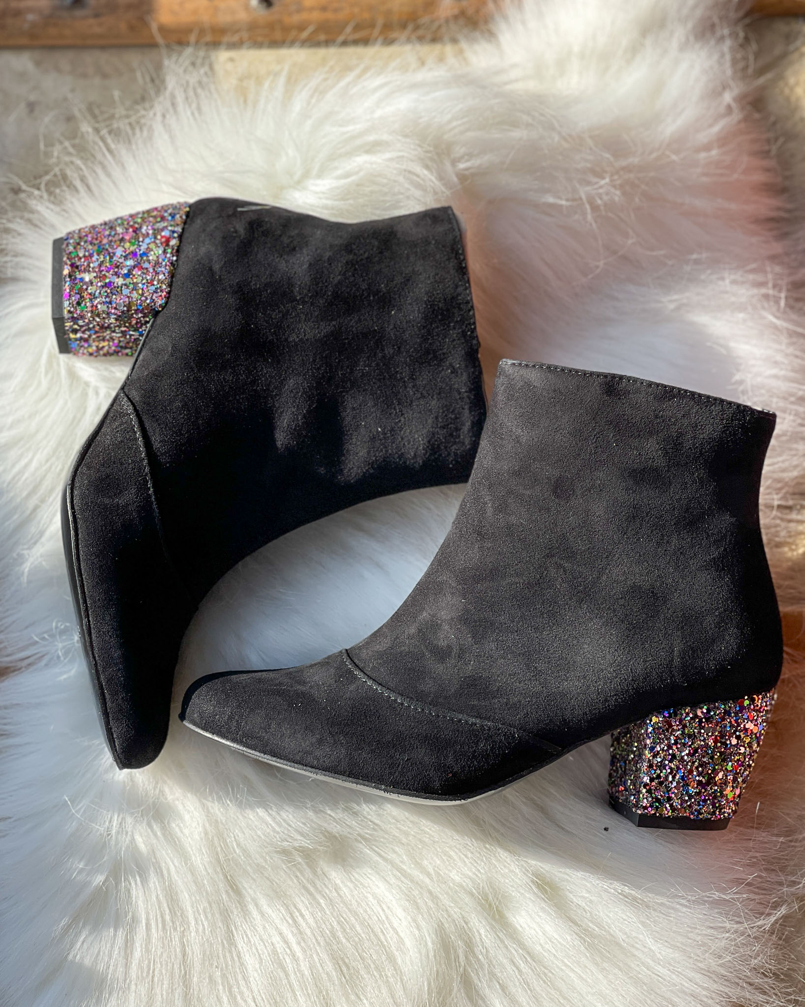 Bottines en velours noir, glitter multicolore